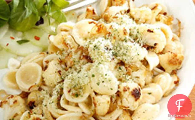 Salada de pepino em conserva com ricota Salata
