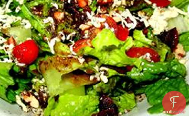 Queijo azul e Cranberry seco jogou salada