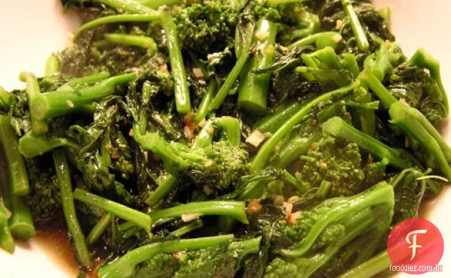 Jantar hoje à noite: brócolis Rabe com sabores asiáticos