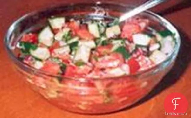 Salada de tomate e hortelã (Shirazi)