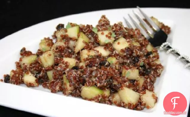 Salada de Quinoa, pepino e groselha