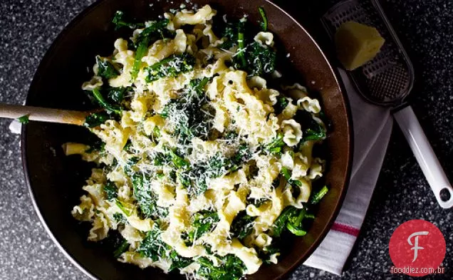 Macarrão Com Brócolis Garlicky Rabe