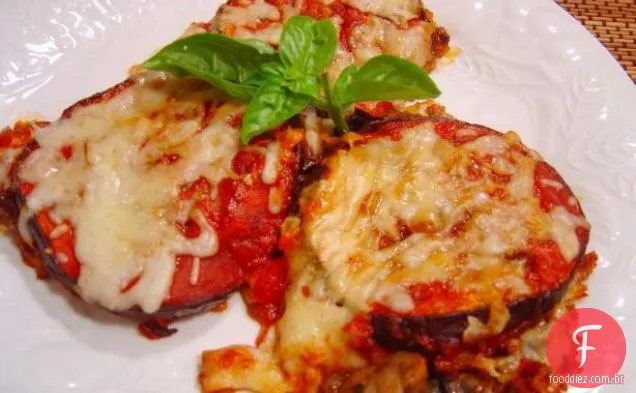 Berinjela Assada Com Molho De Cogumelos E Tomate