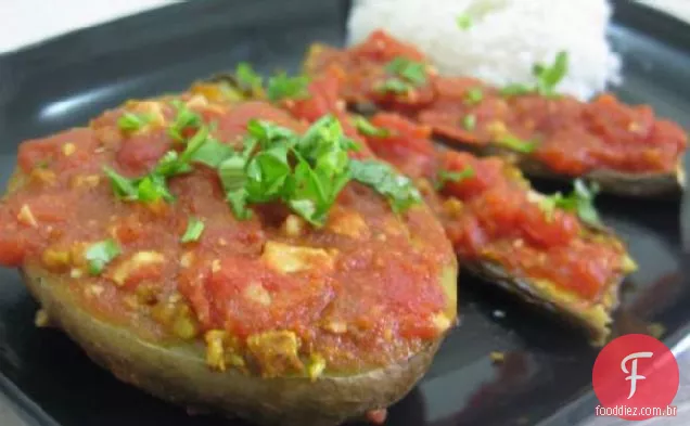 Batata Assada de Urmila e caril de berinjela