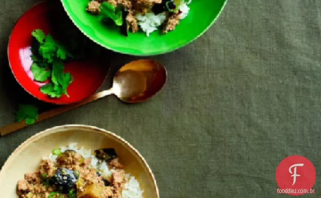 Carne de porco e berinjela com Curry verde