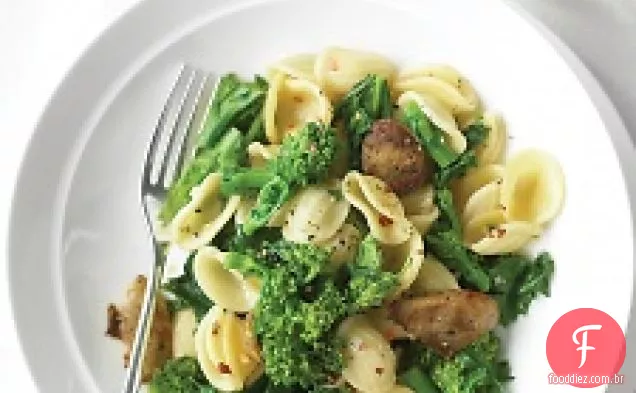 Orecchiette Com Linguiça De Frango E Brócolis Rabe