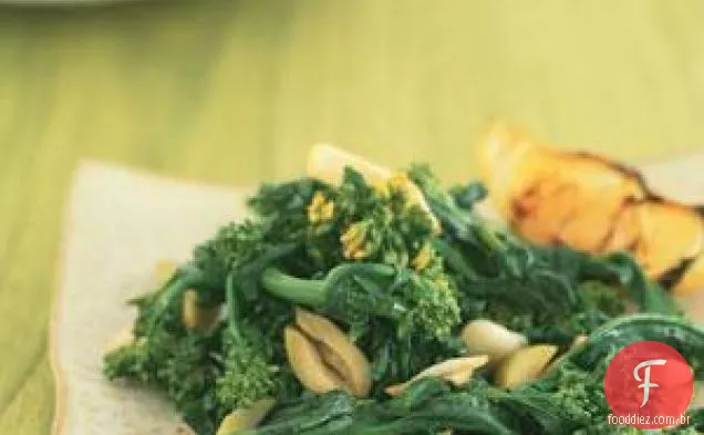 Rabe De Brócolis E Azeitonas Com Limão