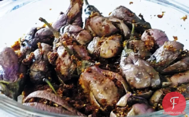 Brinjal Com Molho De Noz