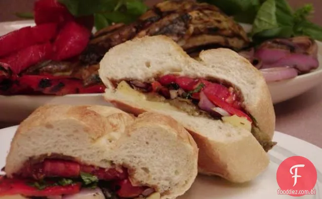 Sanduíche grelhado do vegetariano e do queijo