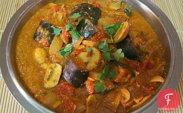 Cogumelo Masala e berinjela (beringela)
