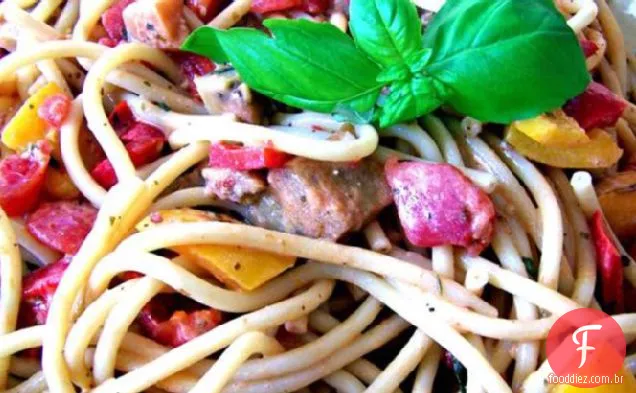 Perciatelli do Le Cirque com pimentão e berinjela