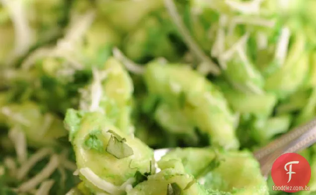 Mario Batali's Broccoli Rabe Pesto (ligeiramente ajustado)
