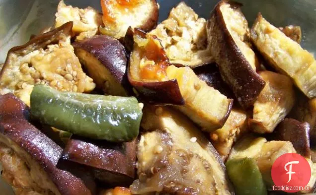 Berinjela Assada Com Mel Com Chiles
