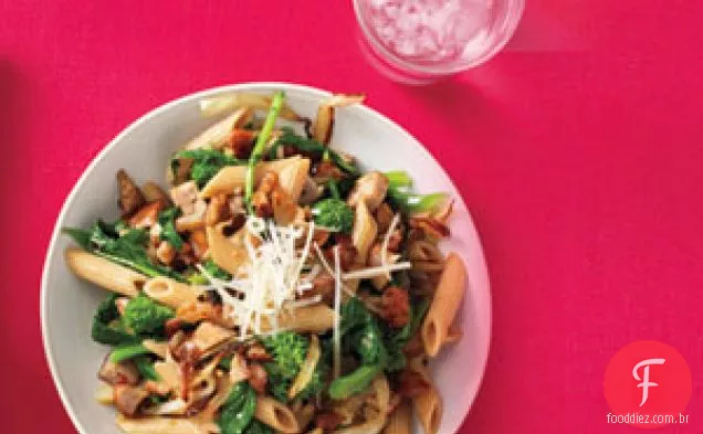 Penne Com Frango E Brócolis Rabe