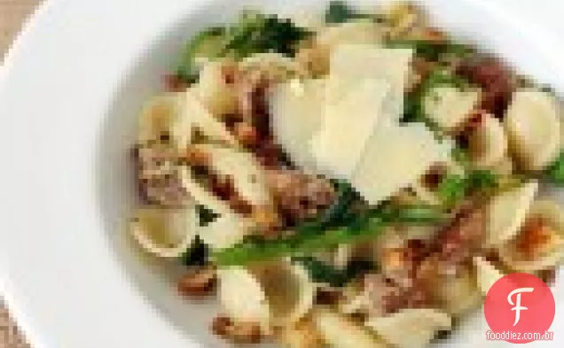 Orecchiette Com Salsicha Italiana, Rabe De Brócolis E GAR Crocante