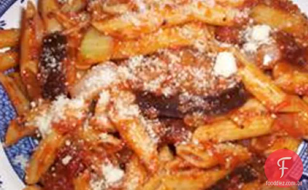 Penne com berinjela