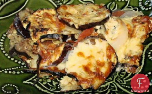 Berinjela e tomate gratinado