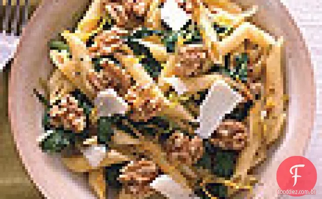Penne com brócolis Rabe, nozes e Pecorino