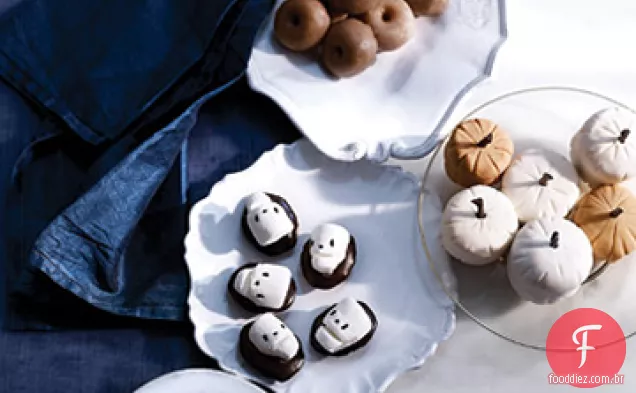 Abóbora quadrada-bolo Petits Fours com mel-cobertura de Chocolate
