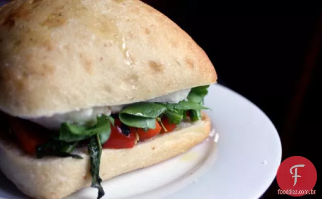 Jantar Hoje À Noite: Brócolis Rabe, Pimenta Vermelha Assada, Mussarela
