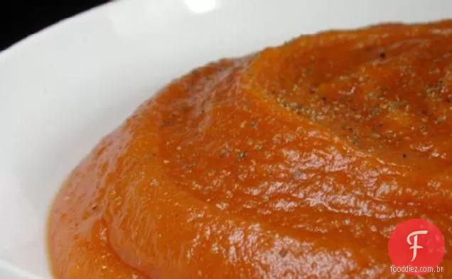 Sopa de abóbora e tomate