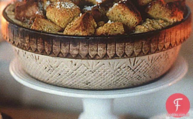 Pudim de pão de abóbora com molho de Rum