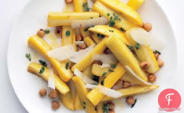 Abóbora amarela com avelãs e Pecorino