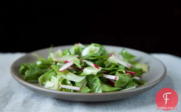 Salada De Rabanete E Escarola Com Vinagrete De Anchova