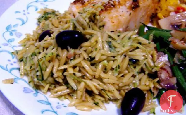 Salada de abobrinha e Orzo