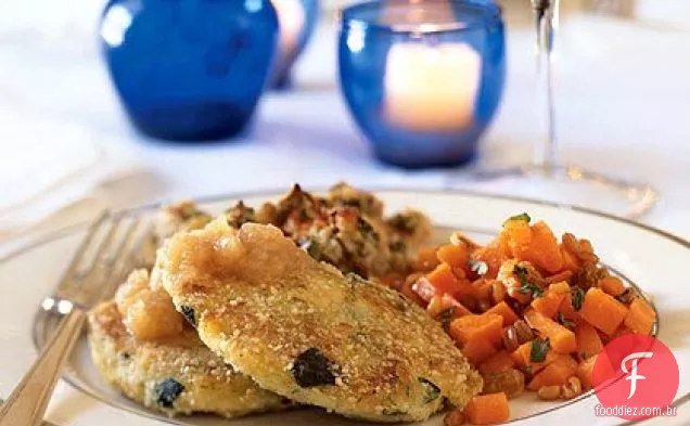 Latkes de purê de batata com abobrinha e endro
