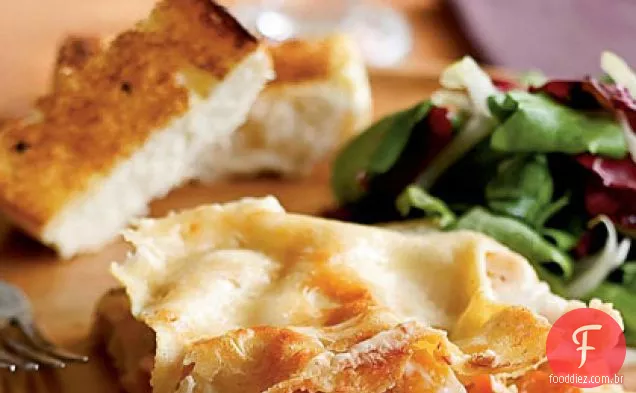 Lasanha de parmesão e raiz vegetal
