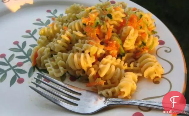 Abobrinha cenoura e molho de parmesão