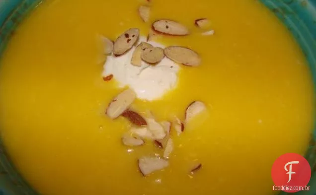 Sopa de abóbora da cabeça de tomate