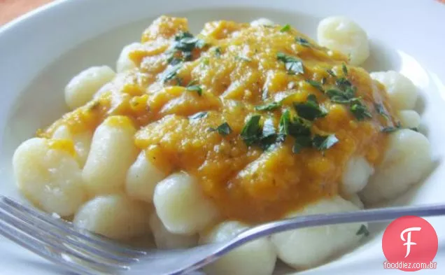 Guisado de feijão branco Toscano e erva-doce com laranja e alecrim