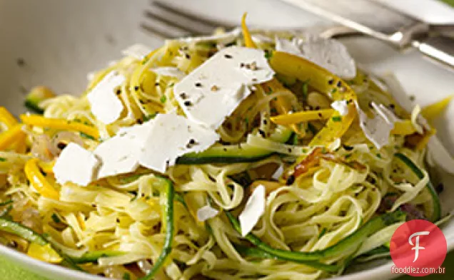 Linguine com macarrão de abóbora e receita de pinhões
