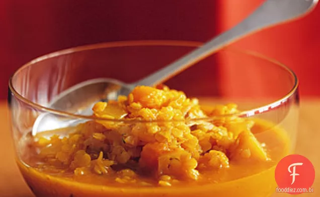 Sopa de Curry de lentilha vermelha e abóbora