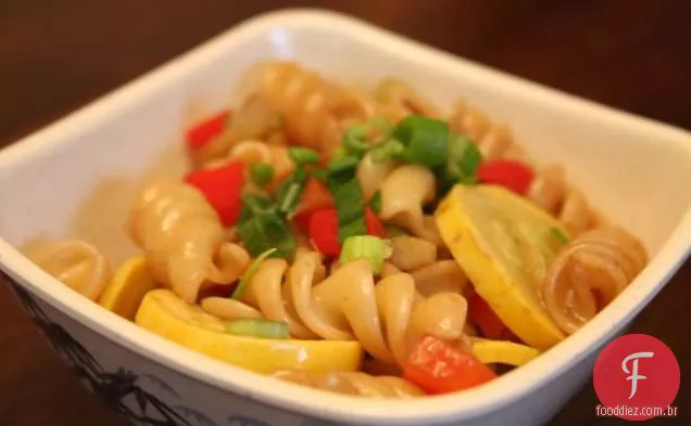Deliciosa Salada De Massa Italiana Vegetariana