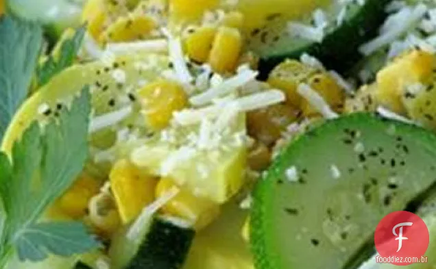 Garlicky abóbora de Verão e milho fresco