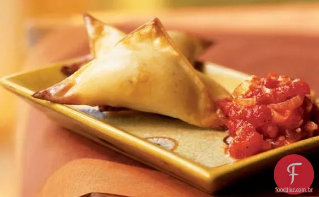 Wontons crocantes de Butternut com molho de tomate picante
