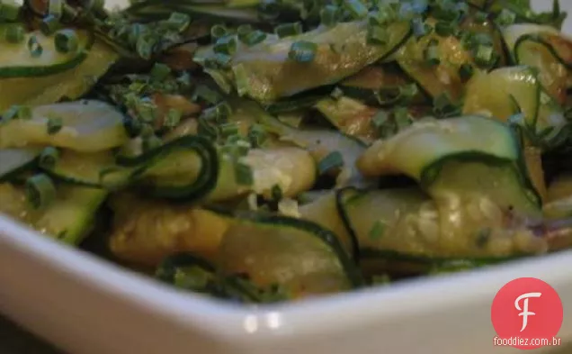 Courgettes Salteados Com Cebolinha