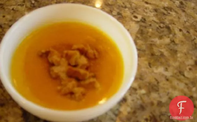 Sopa de abóbora doce e cremosa
