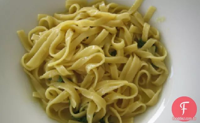 Limone Da Massa Com Vegetais Salteados Do Jardim