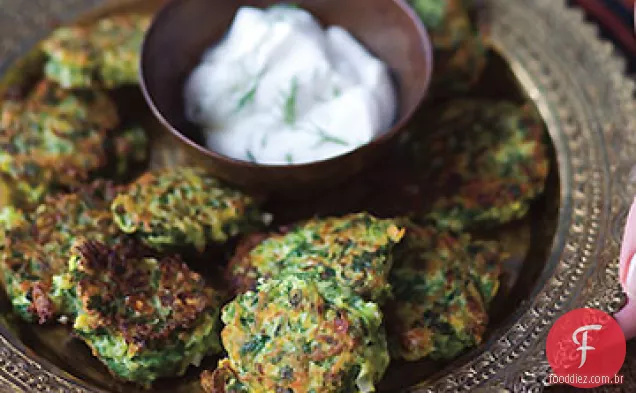 Rissóis de abobrinha com queijo Feta