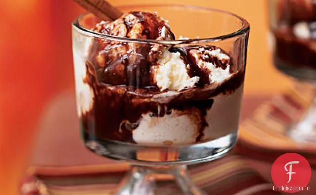 Molho De Vinho Quente De Chocolate Escuro