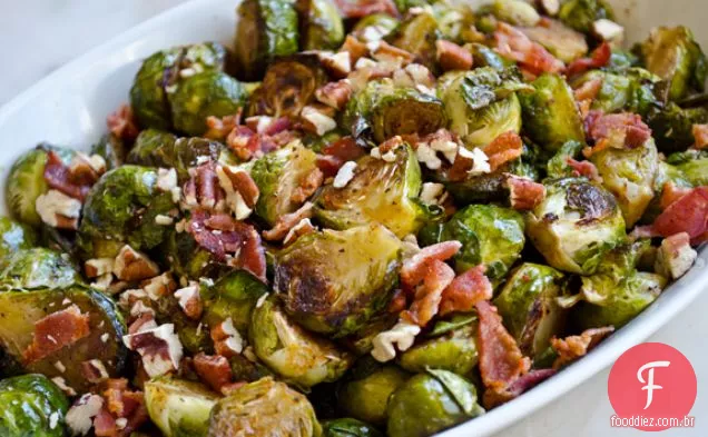 Couve De Bruxelas Assada Com Bacon, Nozes E Xarope De Bordo