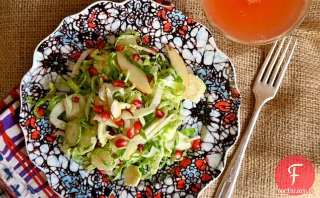 Salada De Broto De Bruxelas De Maçã E Romã