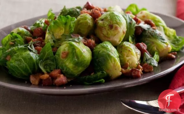 Couves de Bruxelas com castanhas, Pancetta e salsa