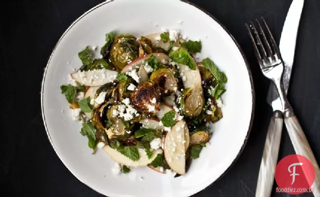 Couve De Bruxelas Assada E Salada De Maçã