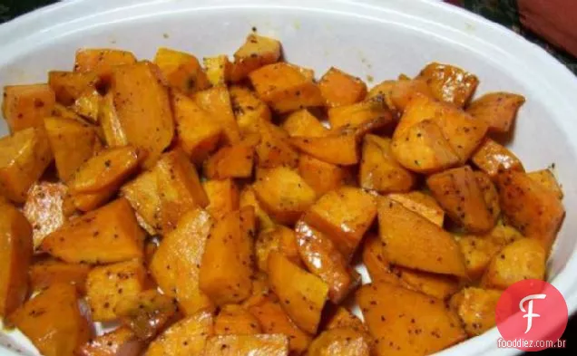 Batata-Doce Assada No Forno Com Vidro De Mel