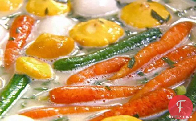 Legumes do bebê com estragão Nage